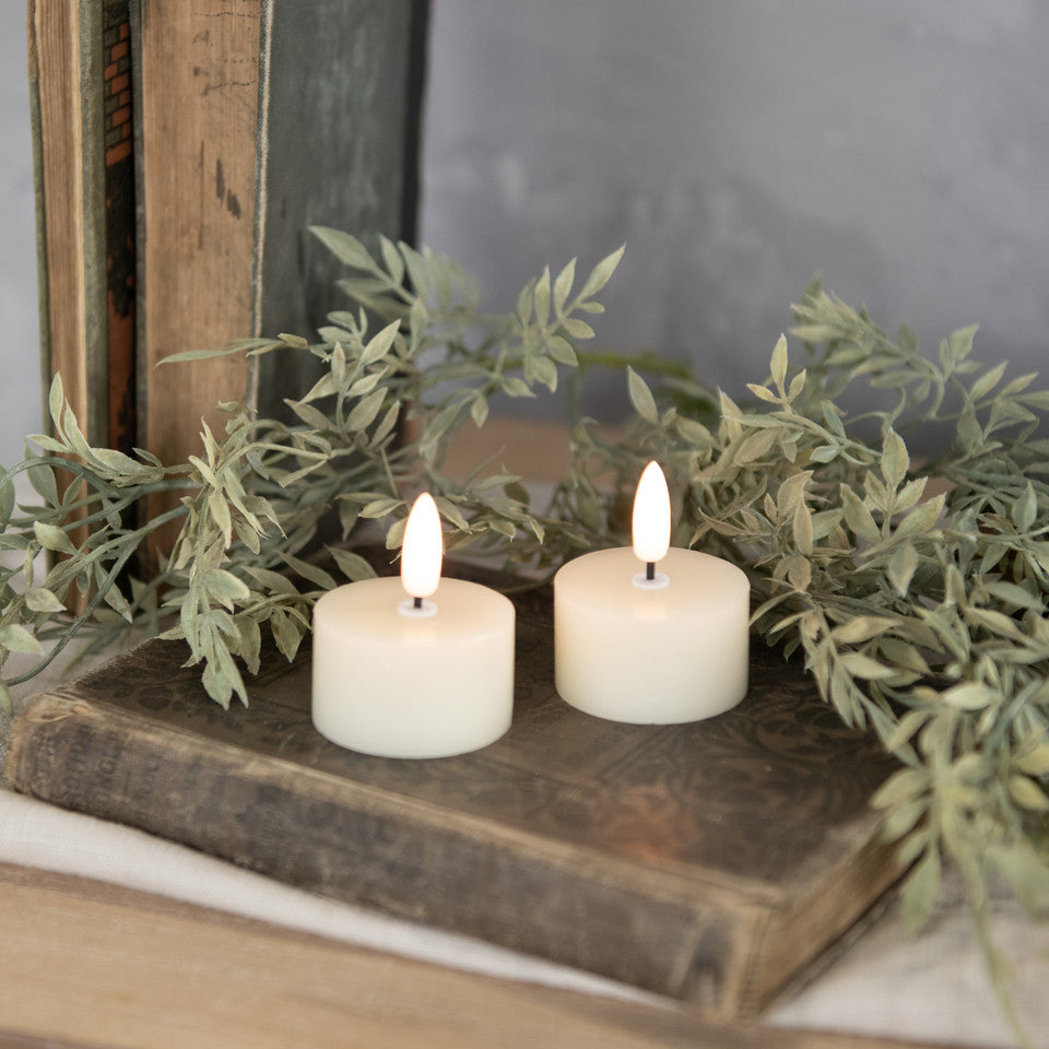 FLAME CREAM TEALIGHT CANDLES