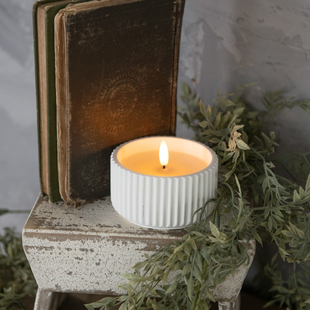 3.25" - 3D FLAME RIBBED CEMENT CANDLE