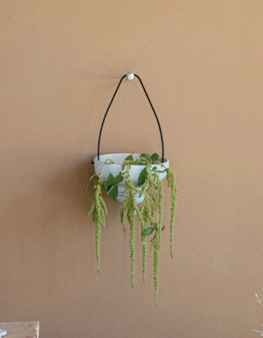 Terra-cotta Planter with Metal Hanger